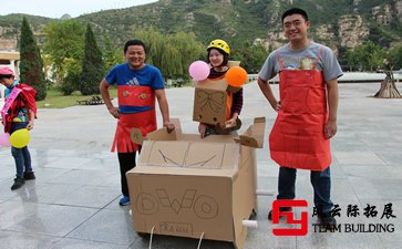 100多名營(yíng)銷人員開啟三天兩晚的團(tuán)建拓展之行!