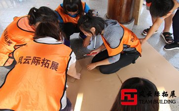 羽毛球館室內(nèi)團(tuán)建拓展培訓(xùn)活動簡報