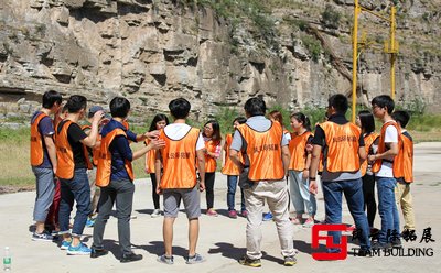 連鎖企業(yè)怎么做團建活動
