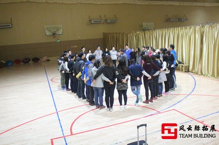 北京拓展訓練培養(yǎng)學員團隊意識與集體榮譽感