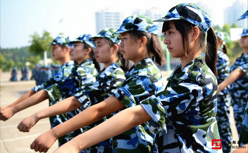 軍訓拓展