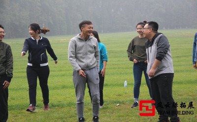 “超越夢(mèng)想，展現(xiàn)自我＂7月夏季戶外拓展訓(xùn)練